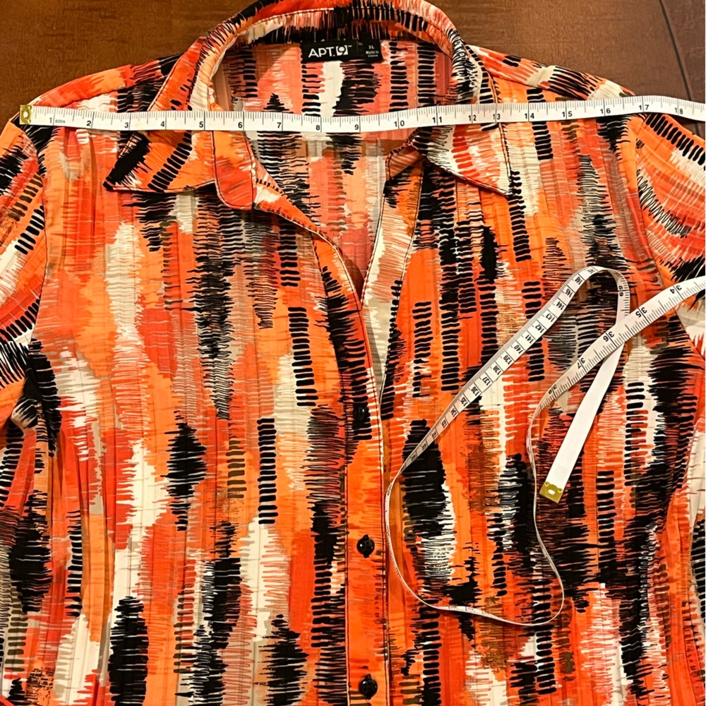 Pleated blouse. Slimming. Long bell sleeves, V-neck. Orange, black, coral. XL - Picture 6 of 12
